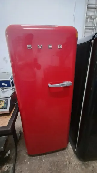 Frigorífico Smeg Rojo Vintage