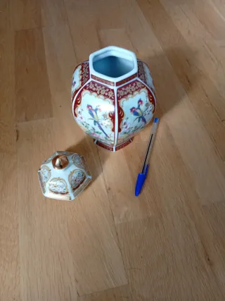 Jarrón porcelana decorativo pájaros y flores.