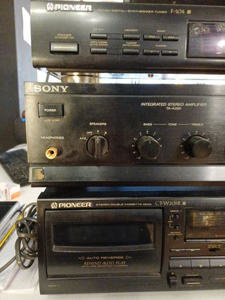 Equipo de música Pioneer y Sony