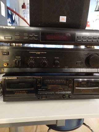 Equipo de música Pioneer y Sony