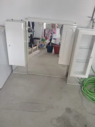 Tocador de baño con espejo