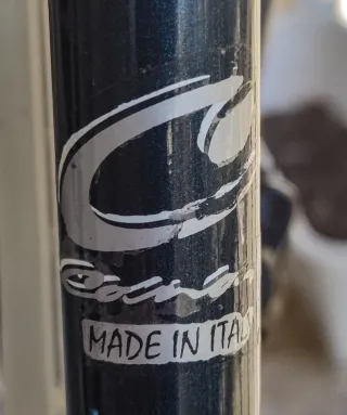 Bicicleta de paseo con cesta delantera