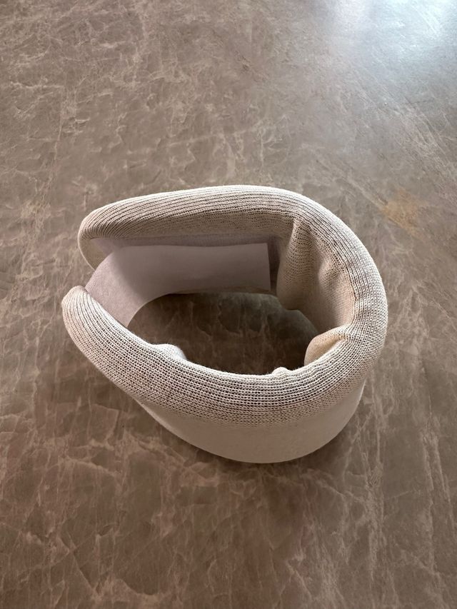 Collarín cervical ortopédico