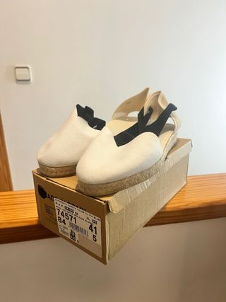Alpargatas Talla 41 por estrenar. 
