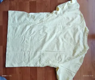 Camiseta básica amarilla chico