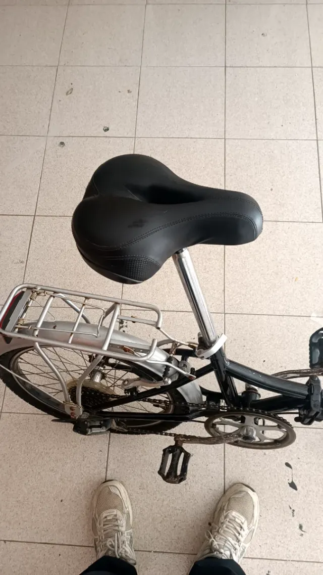 Bicicleta Plegable Negra y Plateada