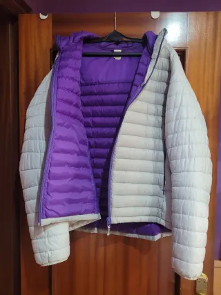 Anorak plumas gris y morado