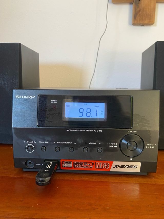 Equipo Sharp Radio CD USB Negro