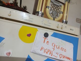 Nevera y congelador con diseño  de Agatha ruiz