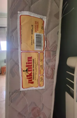 Somier 135x190 con láminas de madera  y colchon