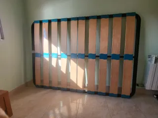 Somier 135x190 con láminas de madera  y colchon
