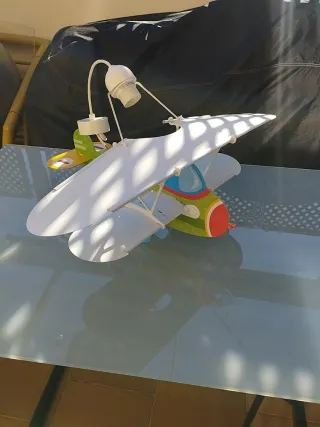 Lámpara infantil avión