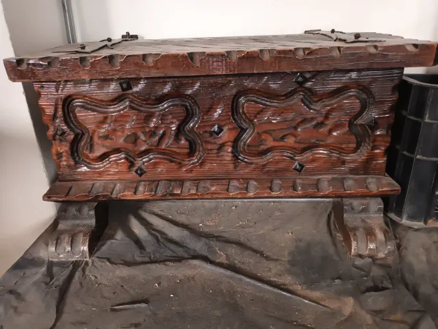 Baúl de Madera Tallada.
Precio negociable.