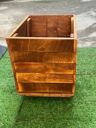 Fioriera rialzata in legno