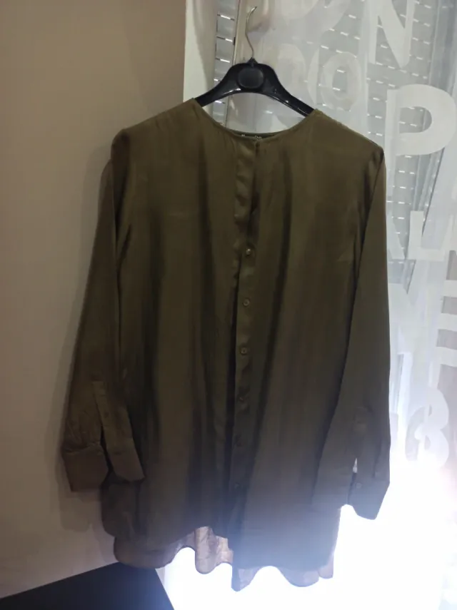 Blusón verde satinado mujer