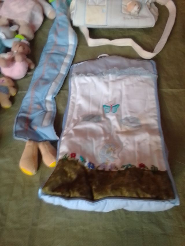 Lote de muñecos y peluches para bebé