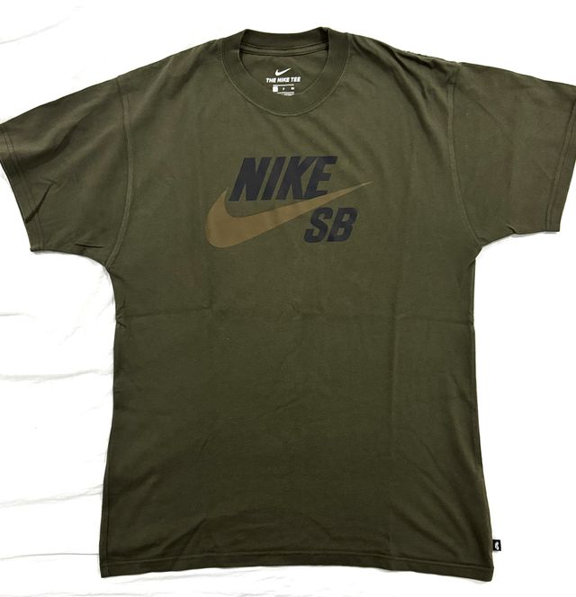 Camiseta Nike SB Verde Talla S (equivale a M)