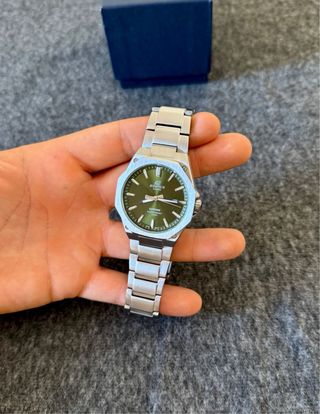Reloj Casio Edifice Esfera Verde Correa Plateada