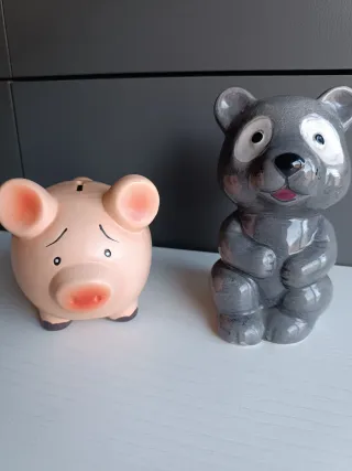 Huchas de yeso: cerdito y oso