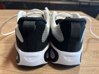 Scarpa Nike ragazzo/a bianca e nera