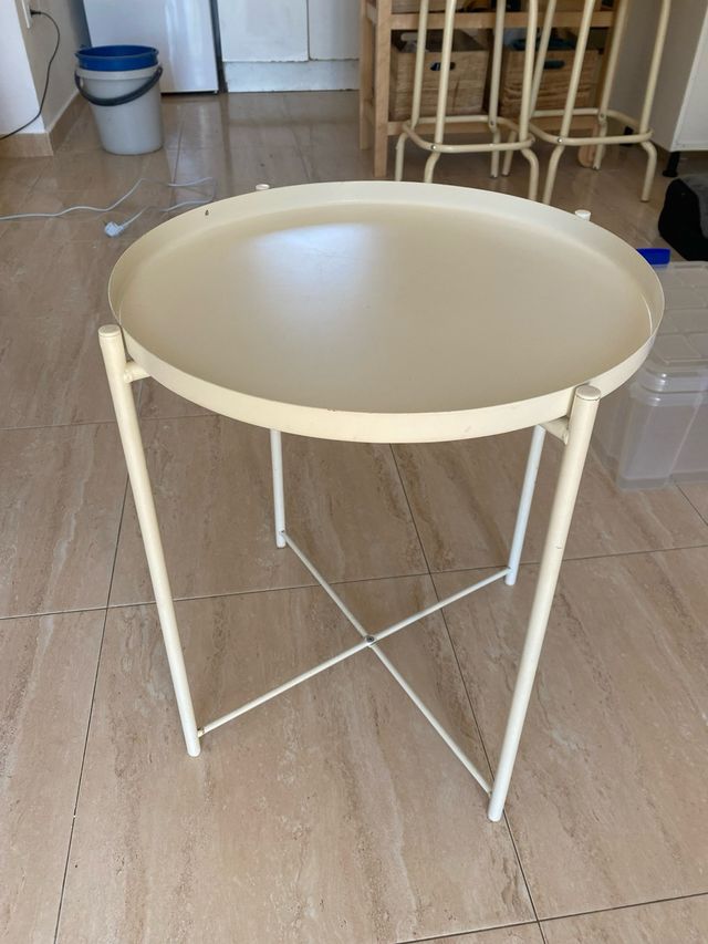 Mesita auxiliar redonda metal beige