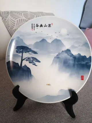 Plato decorativo chino paisaje montañas