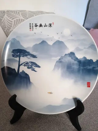 Plato decorativo chino paisaje montañas