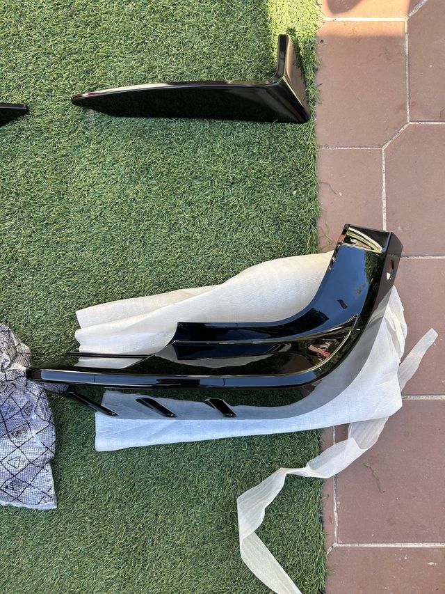 Alerón labio parachoques delantero ycejas Defender