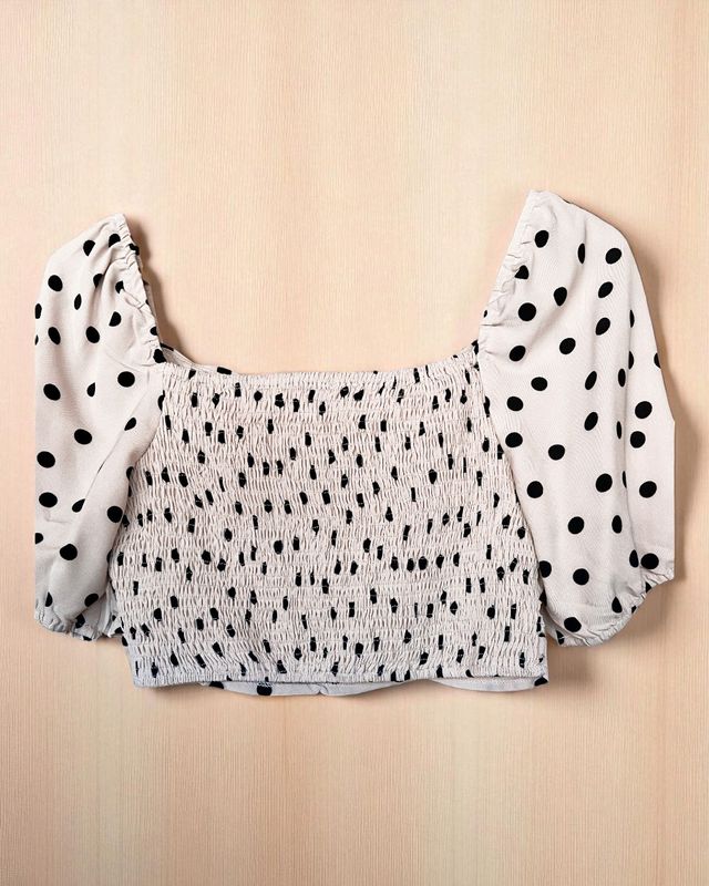 Top lunares beige con fruncido