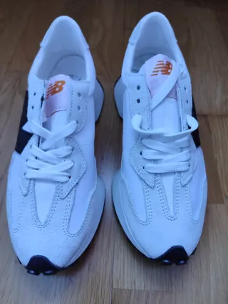 Zapatillas New Balance Blancas y Rosas