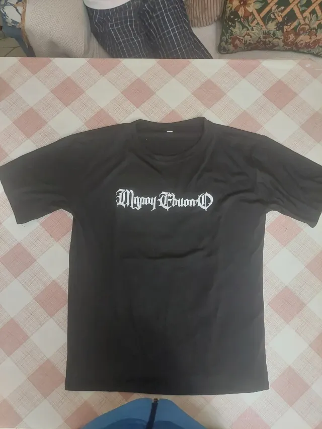 Camiseta Negra Beauty of Roses