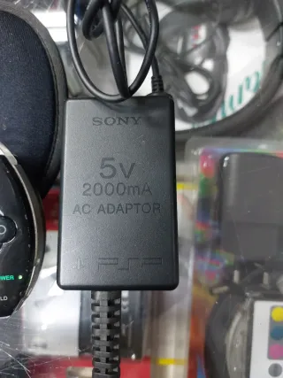 Sony PSP Negra + Cargador y Funda