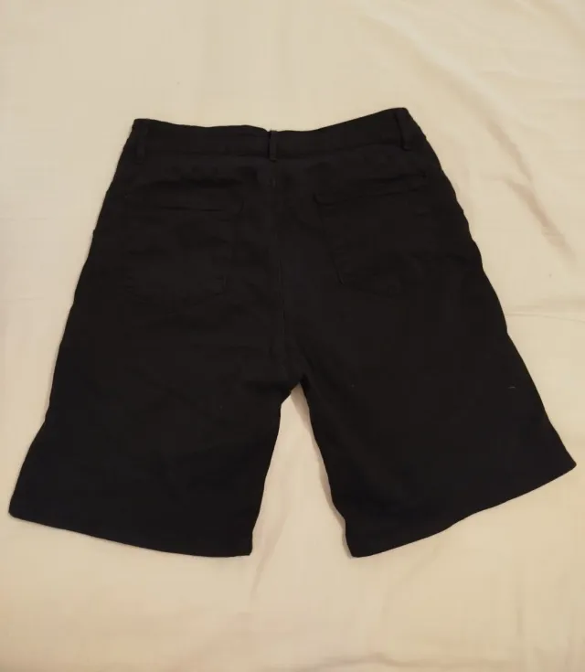 Pantalón vaquero corto negro