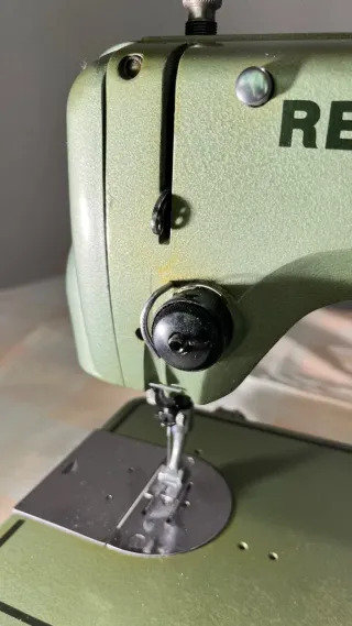 Máquina de coser Refrey Transforma