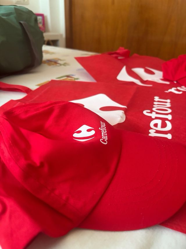 13 Gorras Carrefour Merchandising Rojas