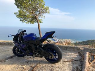 Yamaha R1 Azul