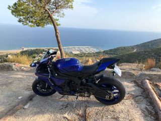 Yamaha R1 Azul