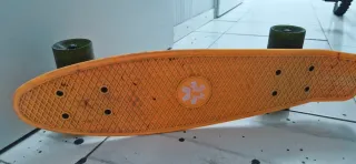 Monopatín naranja Penny Board