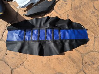 Plásticos y funda de asiento Husqvarna 2020