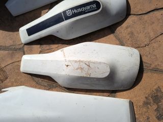 Plásticos y funda de asiento Husqvarna 2020