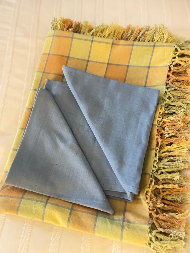 Toalha de mesa em algodão 1.80x1.35
com 6 guardanapos