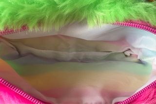 Estuche divertido arcoíris con ojos