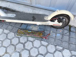 Patinete Eléctrico Blanco AVERIADO