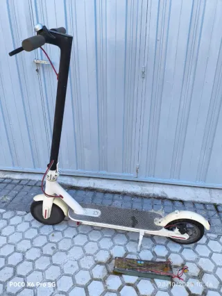 Patinete Eléctrico Blanco AVERIADO
