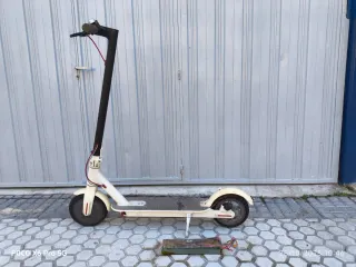 Patinete Eléctrico Blanco AVERIADO