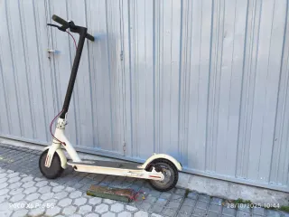 Patinete Eléctrico Blanco AVERIADO