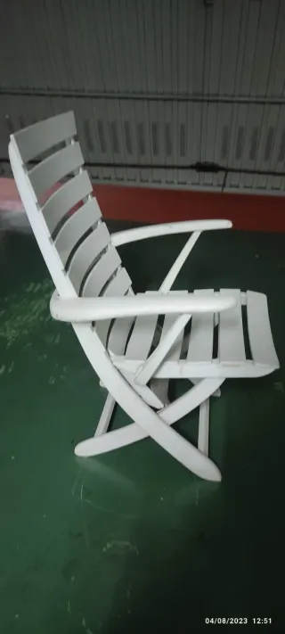 Sillón plegable blanco para exterior