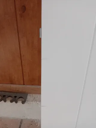 Puerta maciza blanca interior