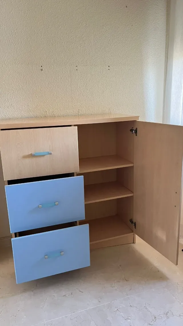 Mueble de dormitorio. URGE RECOGIDA!!