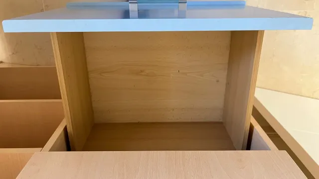 Mueble de dormitorio. URGE RECOGIDA!!